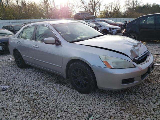 1HGCM55386A083974 - 2006 HONDA ACCORD SE SILVER photo 4