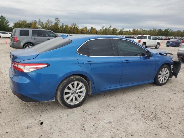 4T1B11HK2KU169252 - 2019 TOYOTA CAMRY L BLUE photo 3