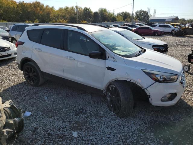 1FMCU0GD8KUB74948 - 2019 FORD ESCAPE SE WHITE photo 4