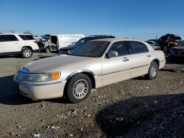 1LNHM85W01Y653512 - 2001 LINCOLN TOWN CARTIER L BEIGE photo 1