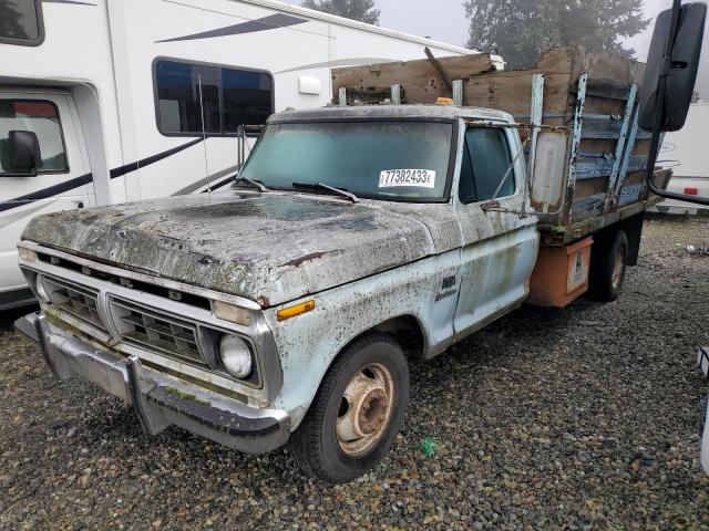 F37YRA76810 - 1976 FORD FLATBED BLUE photo 2