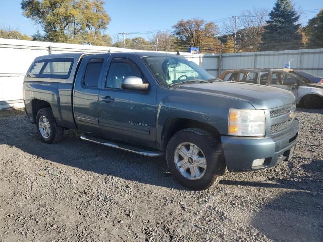 1GCRKSE36BZ425219 - 2011 CHEVROLET SILVERADO K1500 LT TEAL photo 4