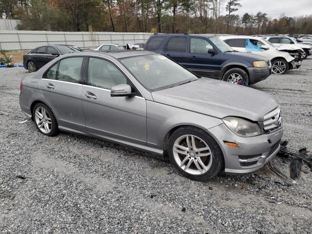 WDDGF4HB1DR296390 - 2013 MERCEDES-BENZ C 250 GRAY photo 4