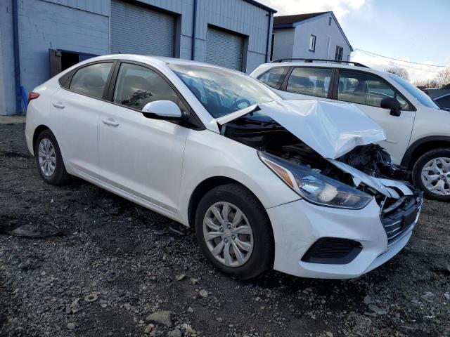 3KPC24A33KE079875 - 2019 HYUNDAI ACCENT SE WHITE photo 4