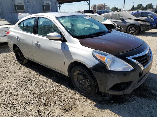 3N1CN7AP3HK420989 - 2017 NISSAN VERSA S SILVER photo 4