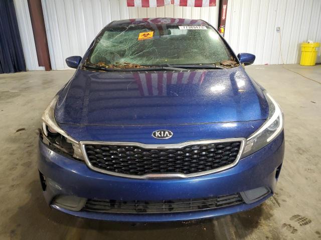 3KPFL4A77JE247982 - 2018 KIA FORTE LX BLUE photo 5