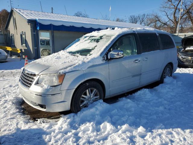 2A8HR64X78R648125 - 2008 CHRYSLER TOWN & COU LIMITED SILVER photo 1