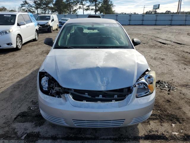 1G1AK52F957519438 - 2005 CHEVROLET COBALT SILVER photo 5