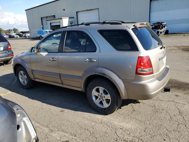 KNDJD733945308462 - 2004 KIA SORENTO EX GOLD photo 2