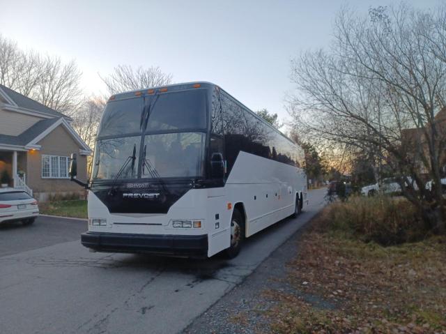 2PCH3349XY1013648 - 2000 PREVOST BUS WHITE photo 2