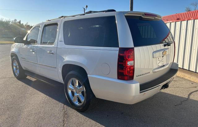 1GNSCKE03DR110828 - 2013 CHEVROLET SUBURBAN C1500 LTZ WHITE photo 3