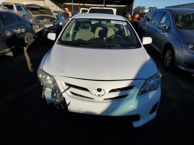 5YFBU4EE3CP048983 - 2012 TOYOTA COROLLA BASE WHITE photo 5