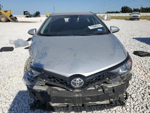 JTNKARJE5JJ559961 - 2018 TOYOTA COROLLA IM SILVER photo 5