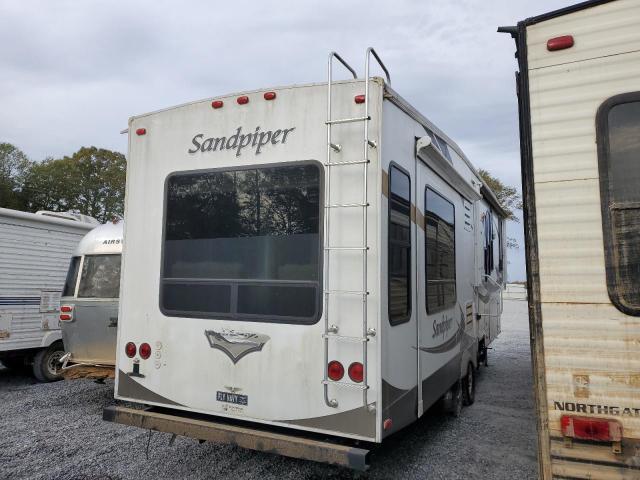 4X4FSAF22BJ025220 - 2011 SAND TRAILER WHITE photo 4