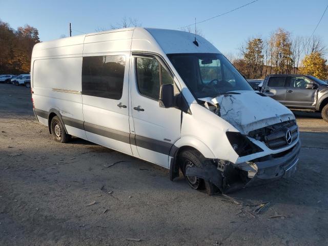 WD4PE8CC4D5814431 - 2013 MERCEDES-BENZ SPRINTER 2500 WHITE photo 4