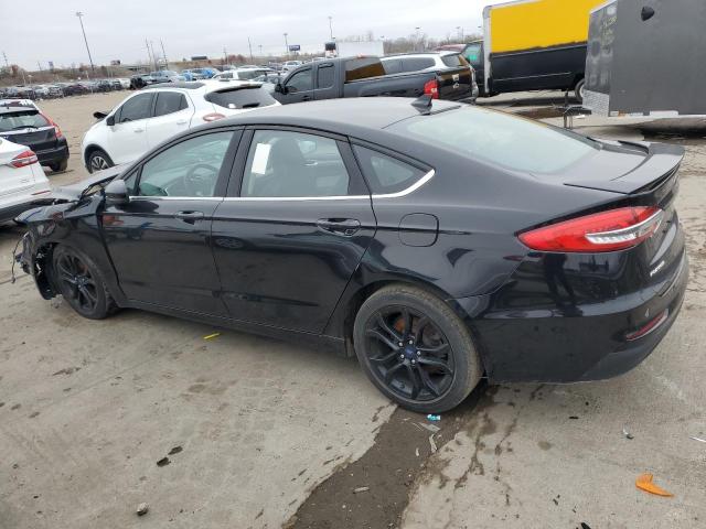 3FA6P0HD6LR145857 - 2020 FORD FUSION SE BLACK photo 2