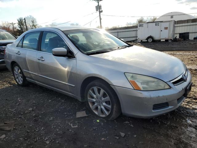 1HGCM66577A068261 - 2007 HONDA ACCORD EX SILVER photo 4