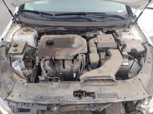 5NPE24AF6KH762779 - 2019 HYUNDAI SONATA SE WHITE photo 11