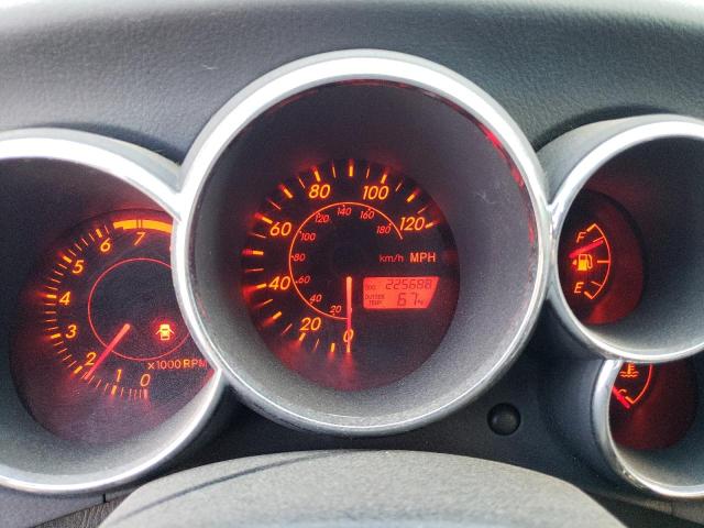 2T1KR38EX3C074097 - 2003 TOYOTA MATRIX XR Silber Foto 9