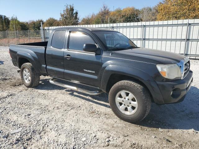 5TETU62N68Z496186 - 2008 TOYOTA TACOMA PRERUNNER ACCESS CAB BLACK photo 4