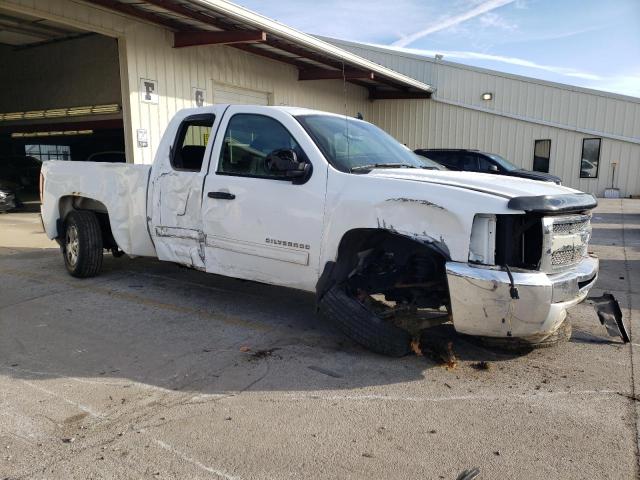 1GCRCSE02DZ250876 - 2013 CHEVROLET SILVERADO C1500 LT WHITE photo 4