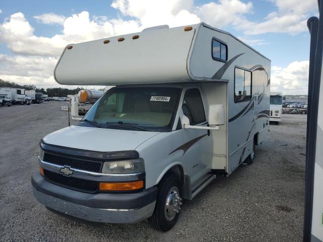 1GB6G5CG7C1130517 - 2012 CHEVROLET EXPRESS G4 WHITE photo 2