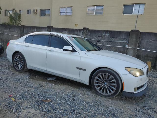 WBAKA8C54BCY36579 - 2011 BMW 750 I WHITE photo 4