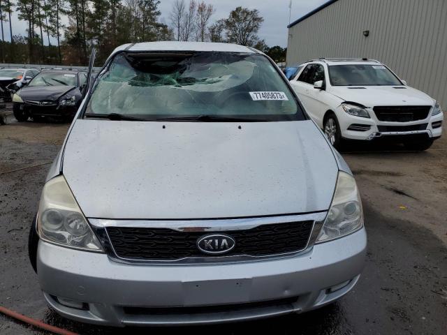 KNDMH4C72C6445058 - 2012 KIA SEDONA EX SILVER photo 5