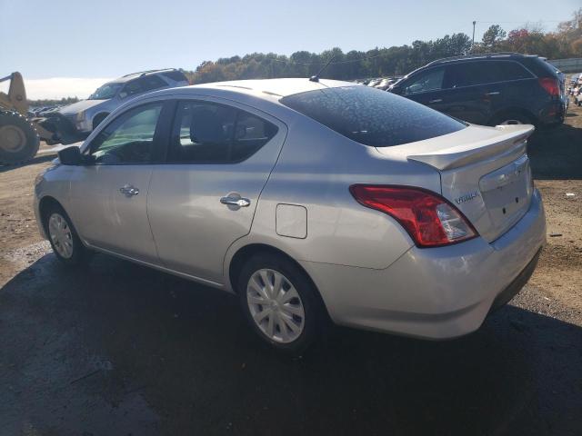 3N1CN7AP6JL886710 - 2018 NISSAN VERSA S SILVER photo 2