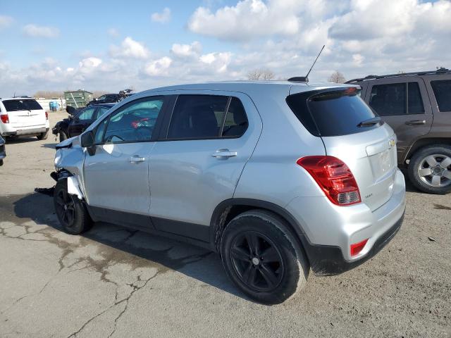 KL7CJKSB0MB301606 - 2021 CHEVROLET TRAX LS GRAY photo 2