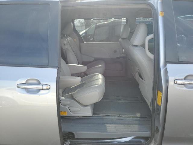 5TDYK3DC9BS007046 - 2011 TOYOTA SIENNA XLE SILVER photo 11