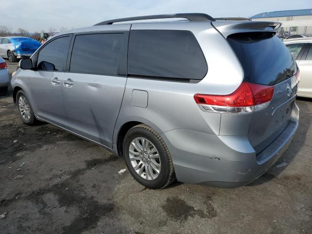 5TDYK3DC9BS007046 - 2011 TOYOTA SIENNA XLE SILVER photo 2