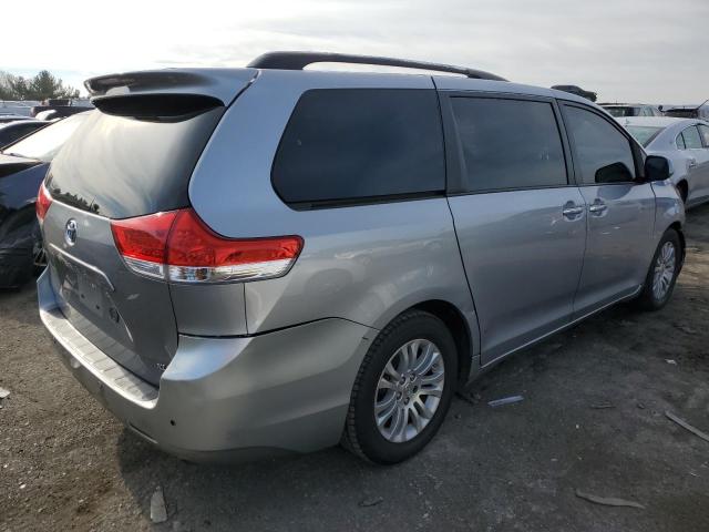 5TDYK3DC9BS007046 - 2011 TOYOTA SIENNA XLE SILVER photo 3