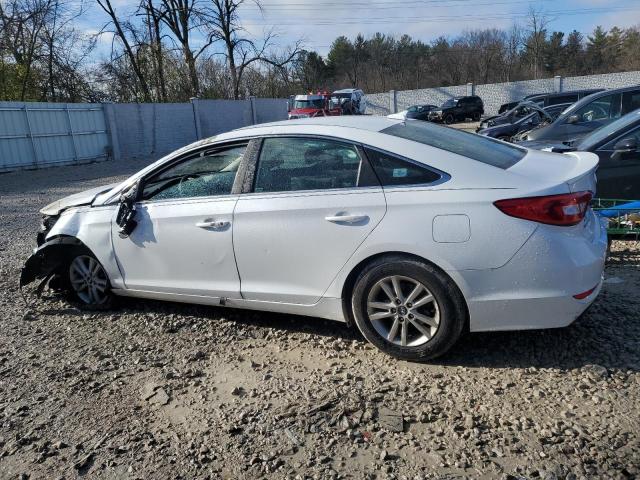 5NPE24AF0FH004071 - 2015 HYUNDAI SONATA SE WHITE photo 2