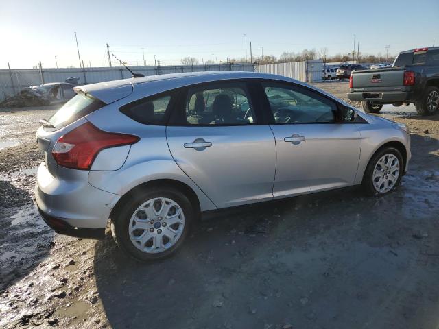 1FAHP3K24CL233449 - 2012 FORD FOCUS SE SILVER photo 3