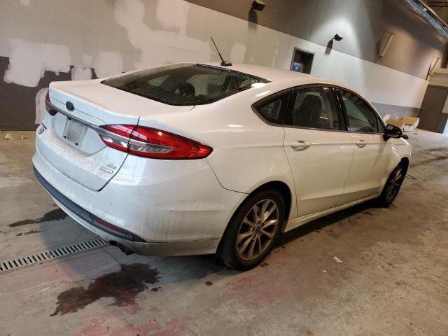 3FA6P0HD4HR121676 - 2017 FORD FUSION SE WHITE photo 3