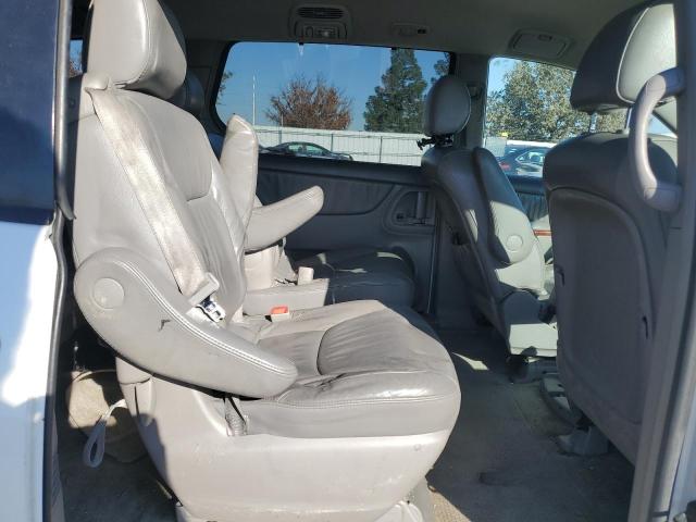 5TDBA22C15S051598 - 2005 TOYOTA SIENNA XLE WHITE photo 11