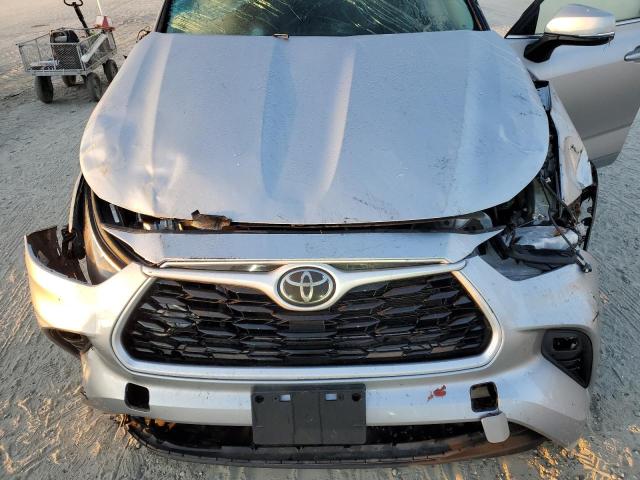 5TDGZRAH2NS550768 - 2022 TOYOTA HIGHLANDER XLE SILVER photo 12