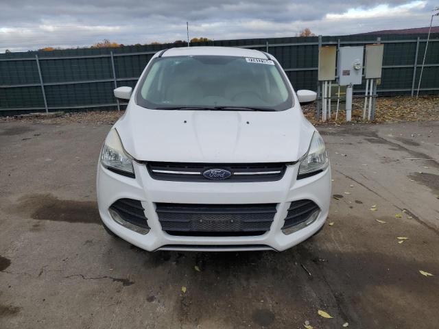 1FMCU0GX4GUA69888 - 2016 FORD ESCAPE SE WHITE photo 5