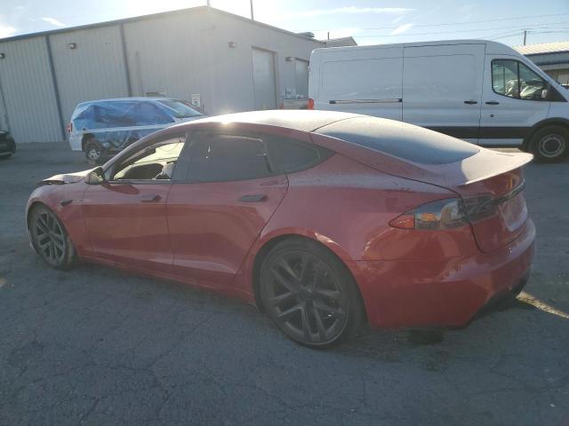 5YJSA1E65MF435922 - 2021 TESLA MODEL S RED photo 2