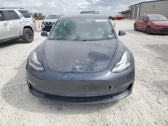 5YJ3E1EB4JF185056 - 2018 TESLA MODEL 3 GRAY photo 5