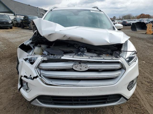 1FMCU9J94KUC37469 - 2019 FORD ESCAPE TITANIUM WHITE photo 5