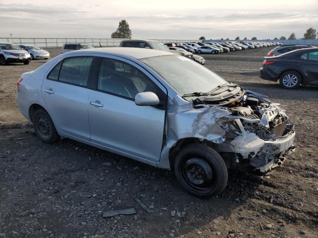 JTDBT923584040199 - 2008 TOYOTA YARIS SILVER photo 4