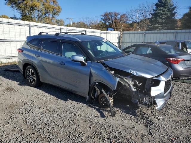 5TDHZRBH7NS206193 - 2022 TOYOTA HIGHLANDER XLE BLUE photo 4