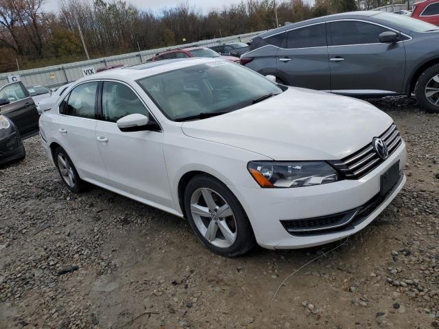 1VWBP7A34DC121802 - 2013 VOLKSWAGEN PASSAT SE WHITE photo 4