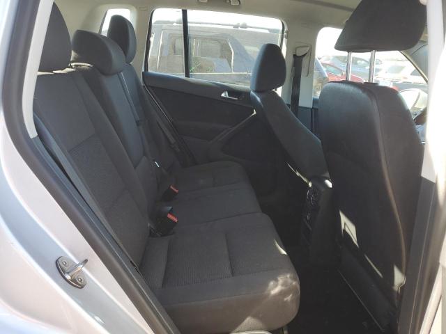 WVGAV7AX1FW574909 - 2015 VOLKSWAGEN TIGUAN S SILVER photo 11