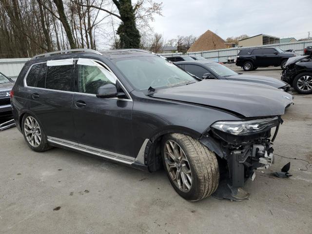 5UXCW2C02M9F71463 - 2021 BMW X7 XDRIVE40I BLACK photo 4