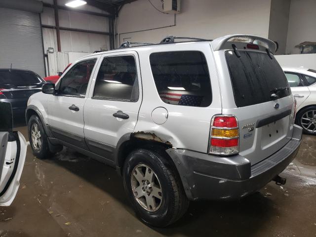 1FMYU93174KA55969 - 2004 FORD ESCAPE XLT SILVER photo 2