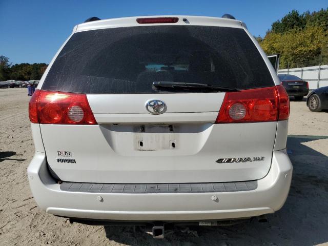 5TDYK4CC8AS339372 - 2010 TOYOTA SIENNA XLE WHITE photo 6