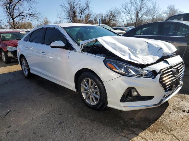 5NPE24AF2KH739130 - 2019 HYUNDAI SONATA SE WHITE photo 4